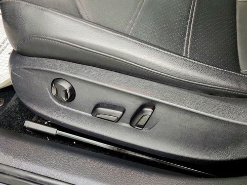 Used 2019 Volkswagen Passat 2.0T Wolfsburg w/ Wheels & Sunroof Package FWD image 11