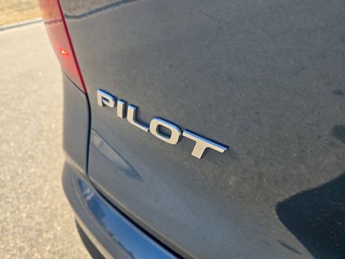 Used 2017 Honda Pilot EX-L image 10