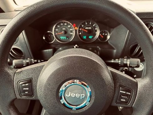 Used 2007 Jeep Commander Sport w/ Trailer Tow Group IV image 37