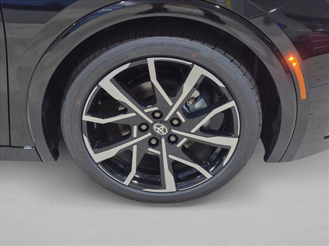 New 2027 Toyota Prius Plug-In Hybrid FWD image 9