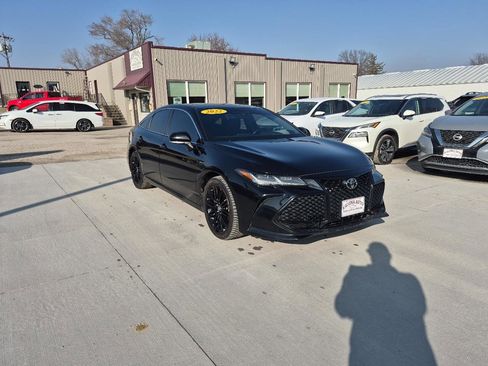 Used 2022 Toyota Avalon Touring w/ Advanced Safety Package FWD image 4