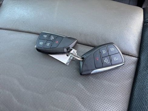 Used 2023 Chevrolet Silverado 1500 ZR2 w/ Technology Package image 9