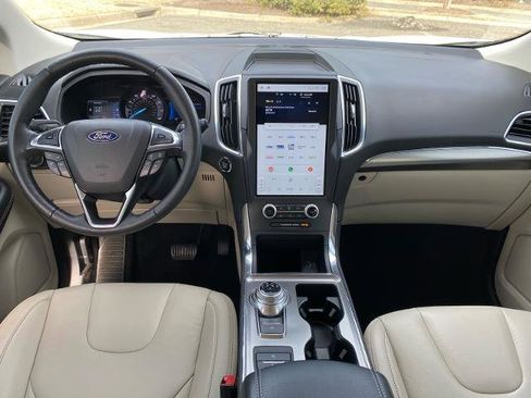 Certified 2022 Ford Edge Titanium image 12