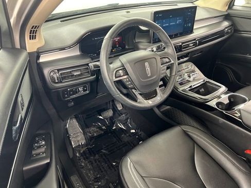 Used 2023 Lincoln Nautilus AWD image 7
