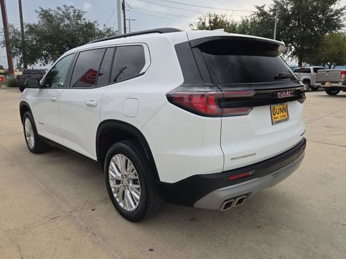 Used 2025 GMC Acadia Elevation w/ Elevation Premium Package FWD image 5