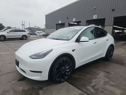Used 2022 Tesla Model Y Performance AWD/4WD image 1