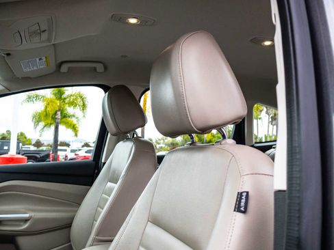Used 2014 Ford C-MAX SEL w/ Equipment Group 301A FWD image 16