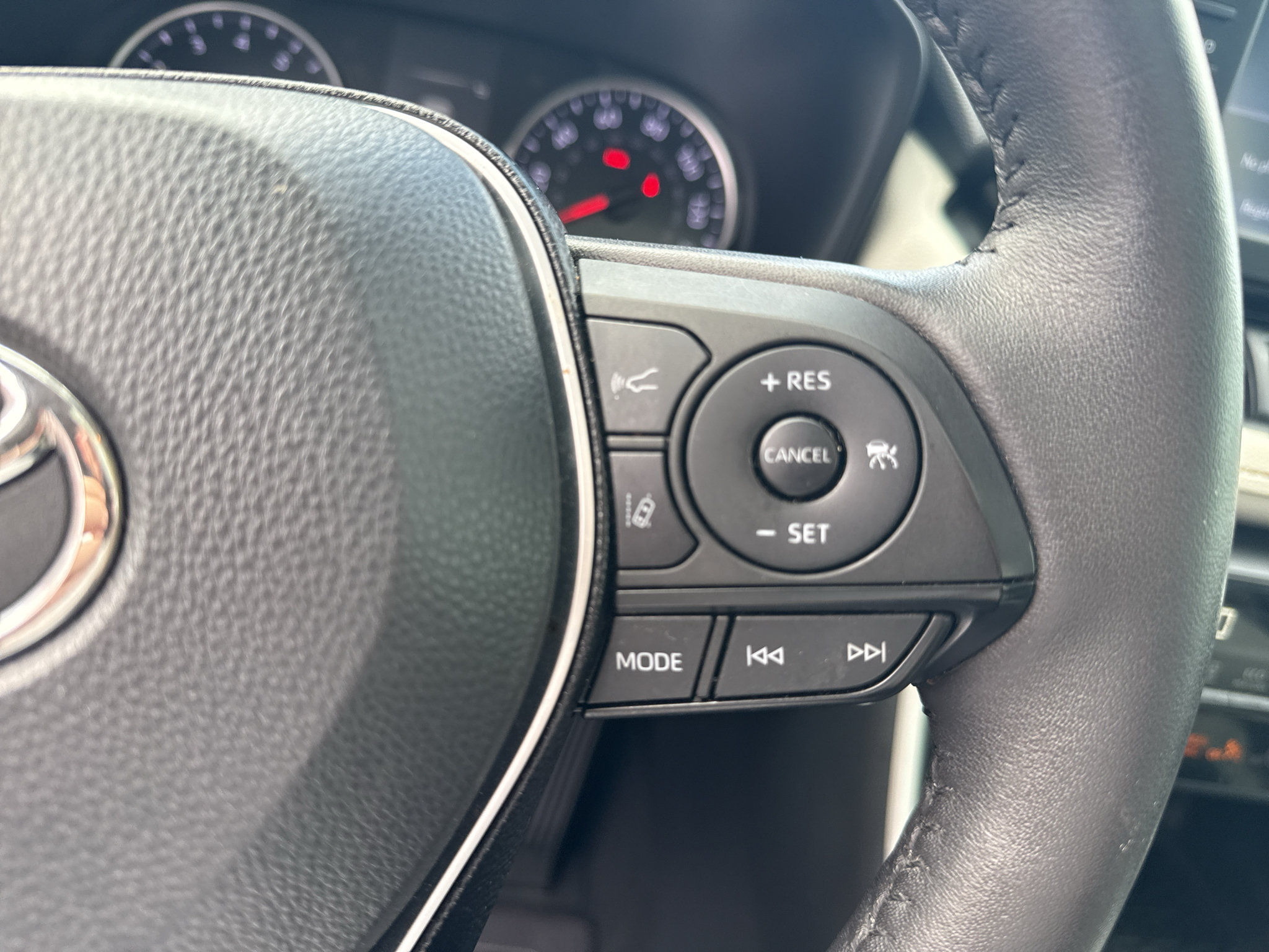 Certified 2021 Toyota RAV4 XLE Premium AWD/4WD image 22