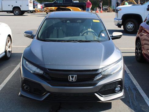 Used 2018 Honda Civic Sport Touring image 2
