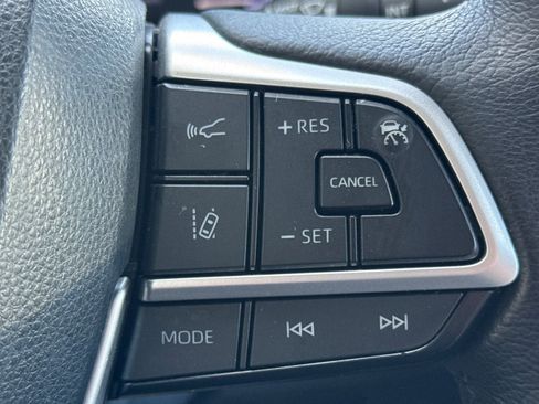 Certified 2023 Toyota Sienna XLE image 34