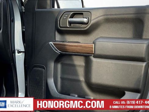 Used 2019 Chevrolet Silverado 1500 LT Trail Boss w/ Convenience Package AWD/4WD image 27