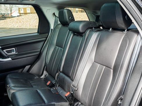 Used 2016 Land Rover Discovery Sport HSE image 17