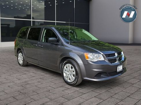 Used 2019 Dodge Grand Caravan SE FWD image 7