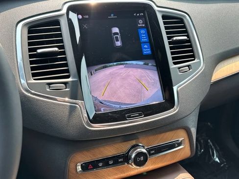 Certified 2023 Volvo XC90 B6 Core w/ Climate Package AWD/4WD image 24