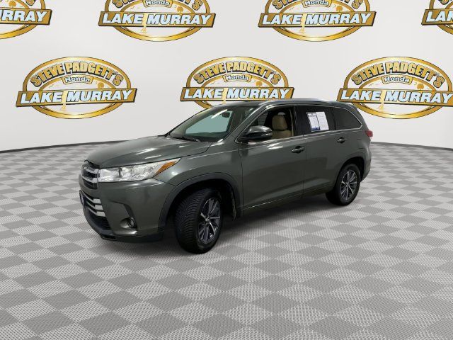 Used 2018 Toyota Highlander XLE FWD image 8