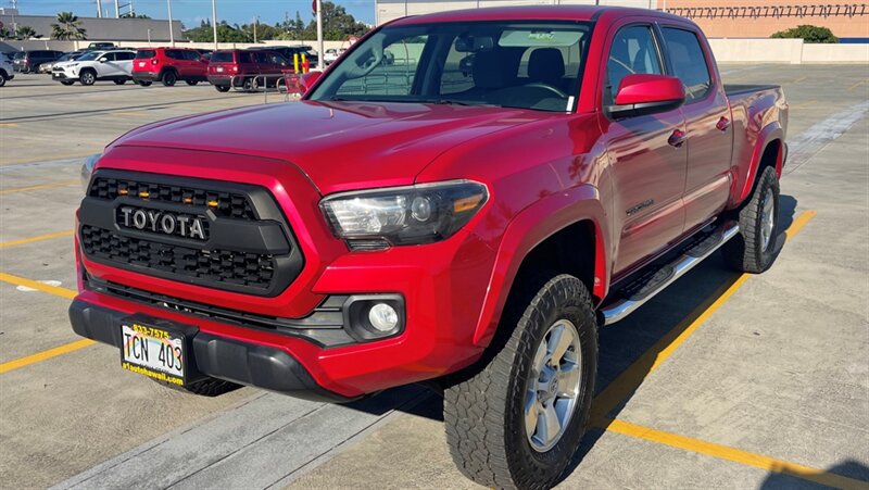 Used 2017 Toyota Tacoma SR5 RWD image 2