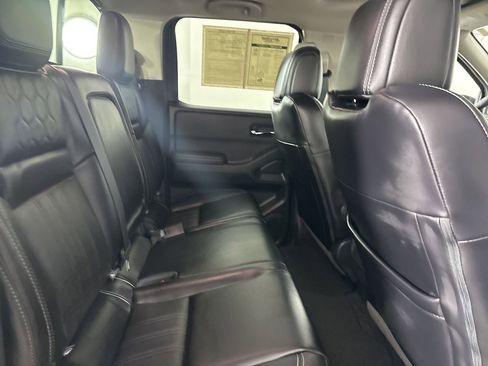 Used 2024 Nissan Frontier SL w/ Technology Package image 26