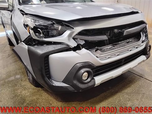 Used 2023 Subaru Outback Touring AWD/4WD image 16