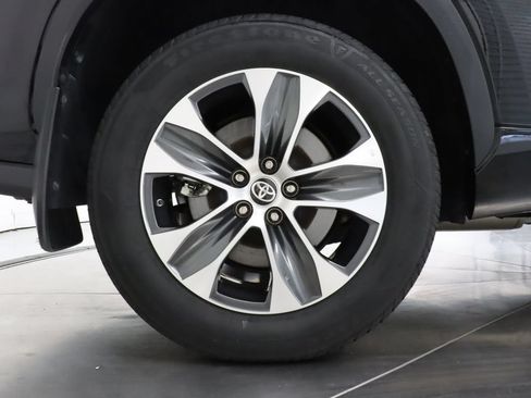 Used 2022 Toyota Highlander XLE AWD/4WD image 45