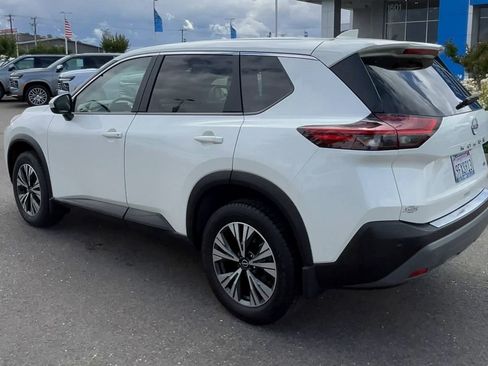 Used 2023 Nissan Rogue SV FWD image 5