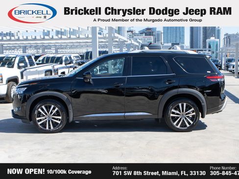 Used 2023 Nissan Pathfinder Platinum w/ Cargo Package image 8