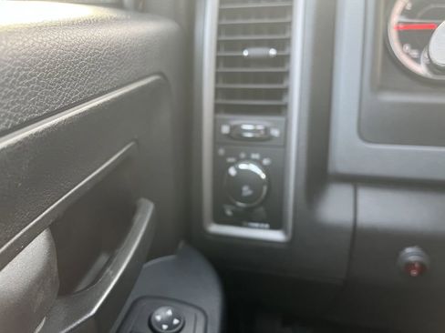 Used 2019 RAM 1500 Express image 22