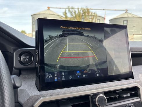 Used 2024 Toyota Tacoma Trailhunter image 15