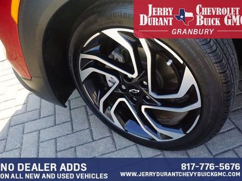 Used 2025 Chevrolet TrailBlazer RS w/ Convenience Package FWD image 9