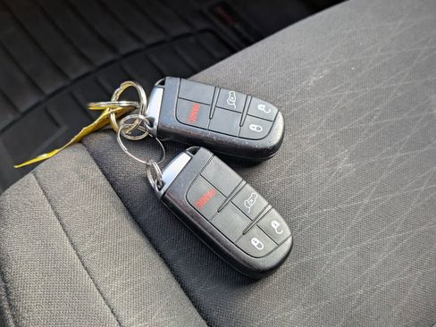 Used 2020 Dodge Durango SXT image 15