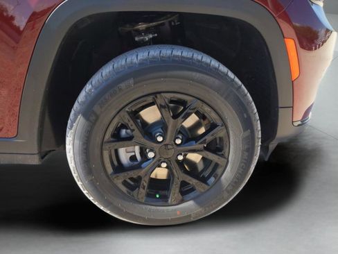 New 2025 Jeep Grand Cherokee L Altitude image 32
