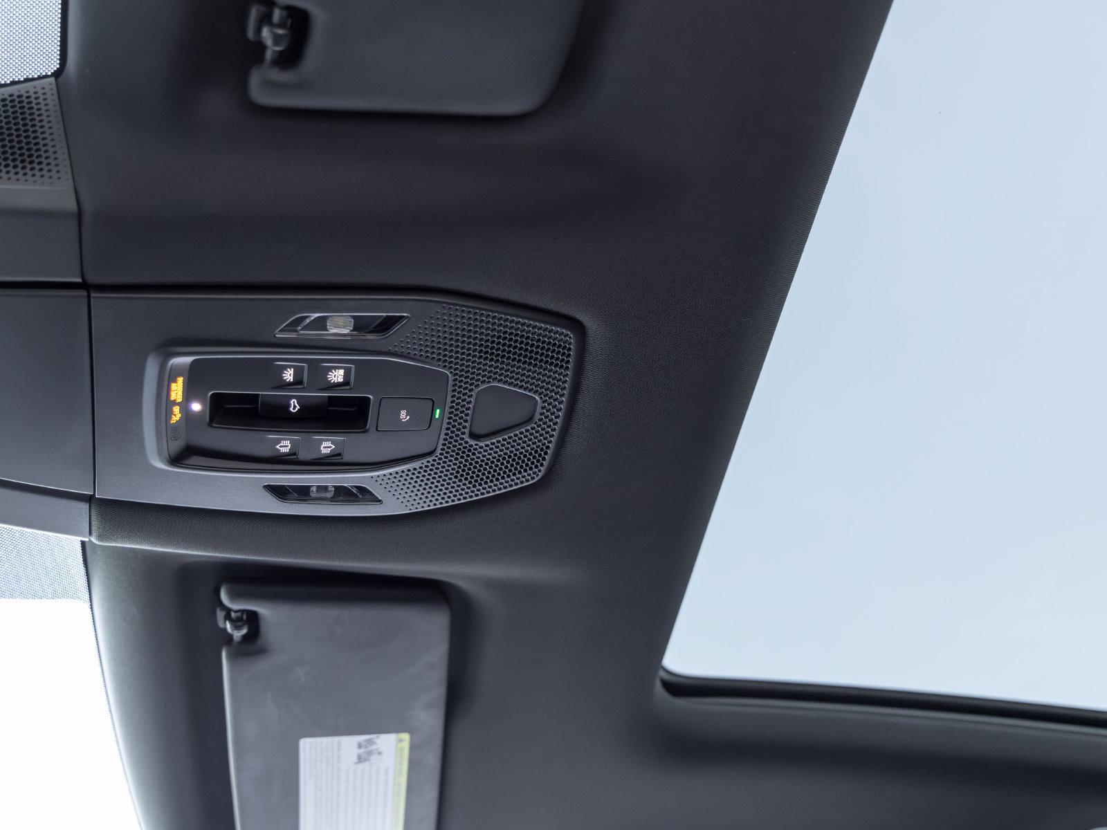 Certified 2025 Porsche Macan 4S Electric AWD/4WD image 29