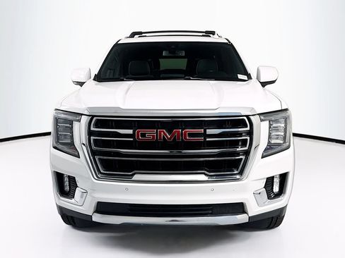 Used 2021 GMC Yukon SLT w/ Rear Media and Nav Package AWD/4WD image 2