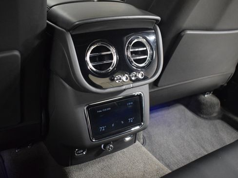Certified 2024 Bentley Bentayga image 21