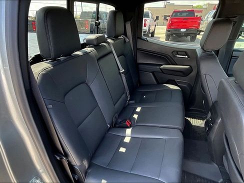 Used 2024 GMC Canyon Elevation w/ Elevation Premium Package image 28