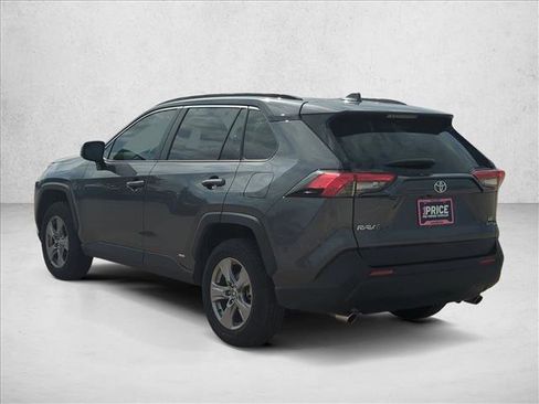 Used 2025 Toyota RAV4 LE image 8