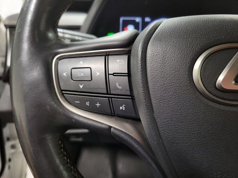 Used 2019 Lexus UX 250h AWD/4WD image 26