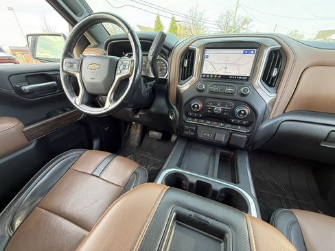 Used 2020 Chevrolet Silverado 1500 High Country w/ Technology Package image 33