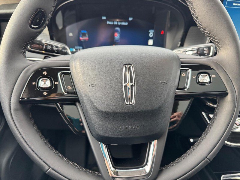 Used 2025 Lincoln Corsair AWD w/ Equipment Group 101A image 20