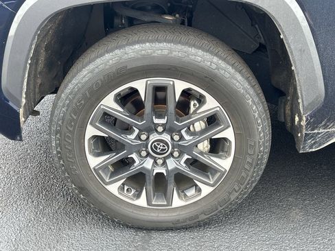Used 2024 Toyota Tundra Limited w/ Power Package AWD/4WD image 8