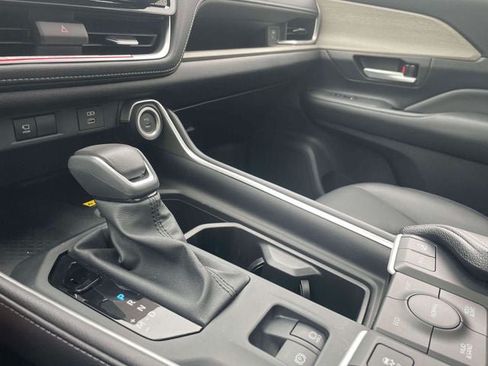 Used 2026 Toyota Grand Highlander AWD image 32
