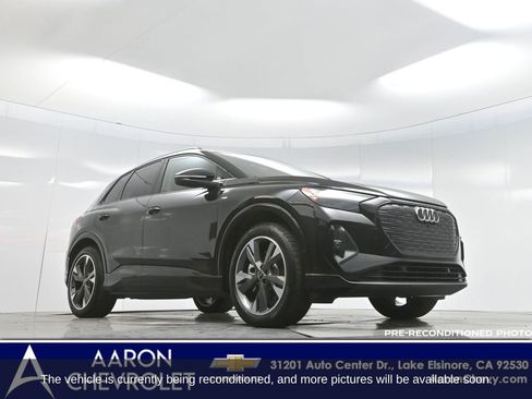 Used 2024 Audi Q4 e-tron Premium Plus w/ Premium Plus image 2