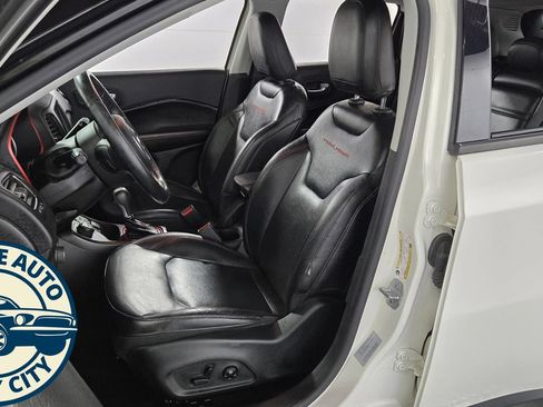Used 2018 Jeep Compass Trailhawk w/ Leather Interior Group AWD/4WD image 26
