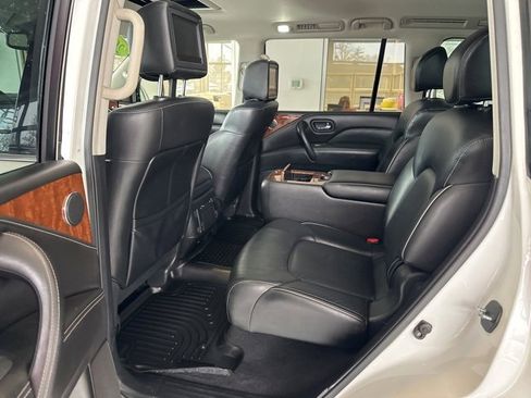Used 2018 INFINITI QX80 4WD w/ Driver Assistance Package image 16