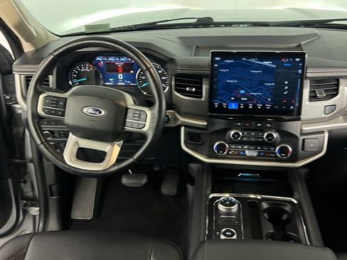 Used 2024 Ford Expedition Max XLT image 12