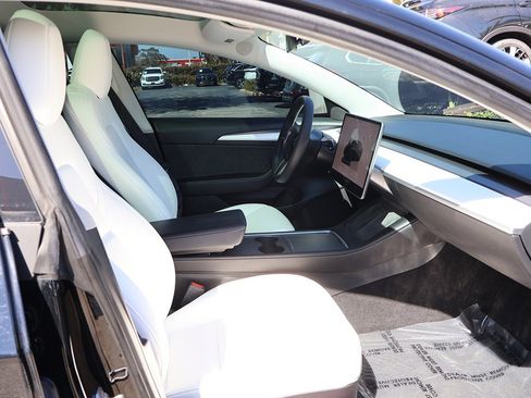 Used 2023 Tesla Model 3 Standard Range image 30