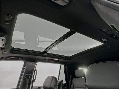 Used 2021 GMC Yukon Denali image 17