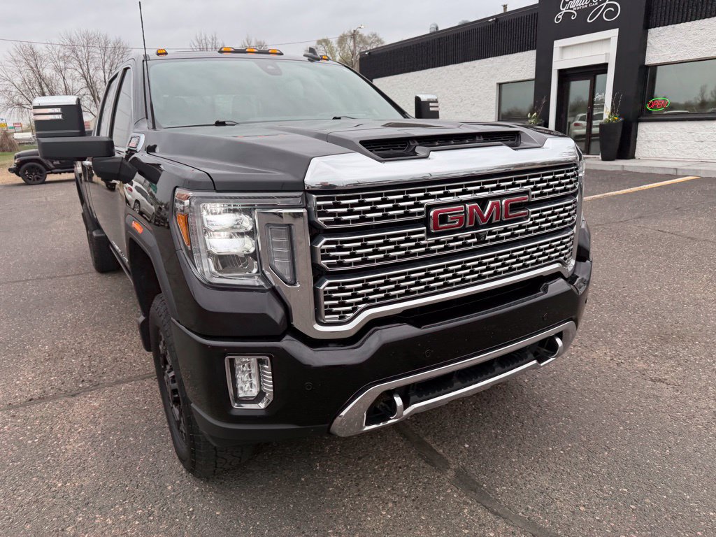 Used 2022 GMC Sierra 2500 Denali w/ Denali Black Diamond Edition AWD/4WD image 13