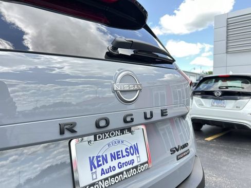 Used 2023 Nissan Rogue SV w/ SV Premium B Package AWD/4WD image 5