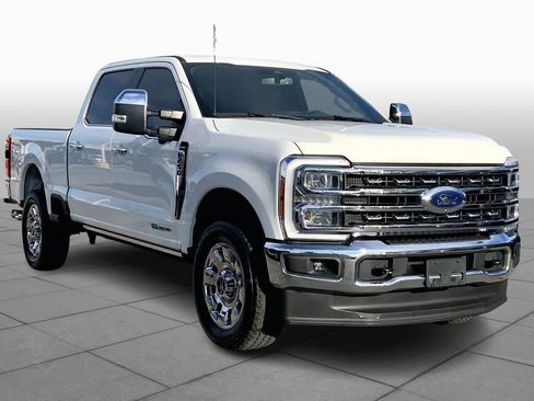 Certified 2025 Ford F250 Lariat w/ Chrome Package image 3