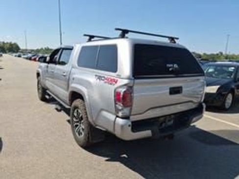 Used 2020 Toyota Tacoma TRD Sport w/ TRD Premium Sport Package AWD/4WD image 2